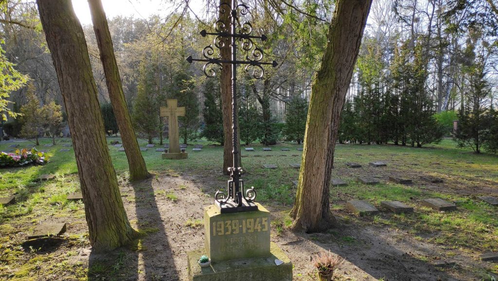 Friedhof an der B5 Dallgow Sowjetisches Ehrenmal