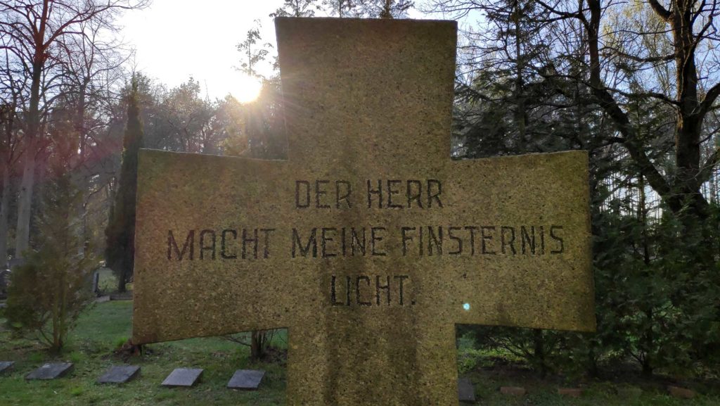 Friedhof an der B5 Dallgow Sowjetisches Ehrenmal