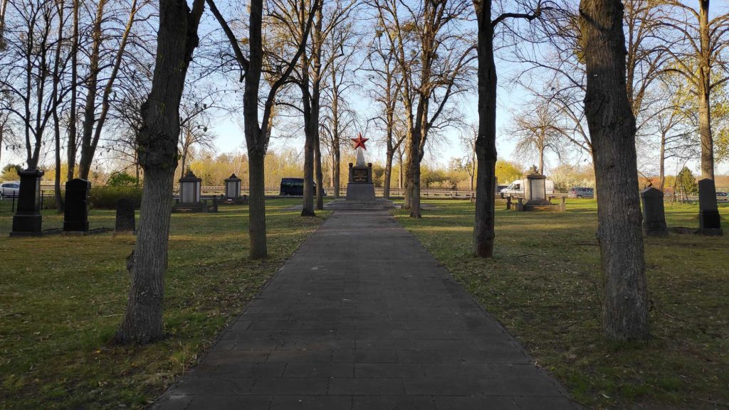 Friedhof an der B5 Dallgow Sowjetisches Ehrenmal