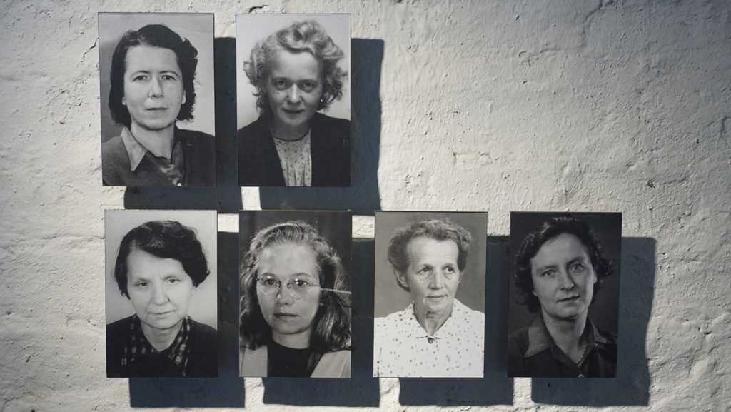 Unter den Häftlingen in der Papestraße waren auch Frauen, die auch Massenvergewaltigungen ausgesetzt waren.