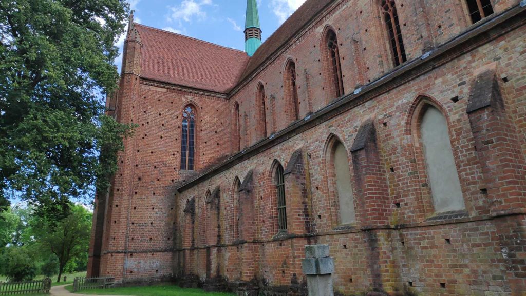 Das ehemalige Kloster Chorin ist ein beliebter Ausflugsort außerhalb von Berlin in Brandenburg.