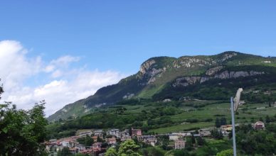 Der Monte Calisio bei Trient/Trento.